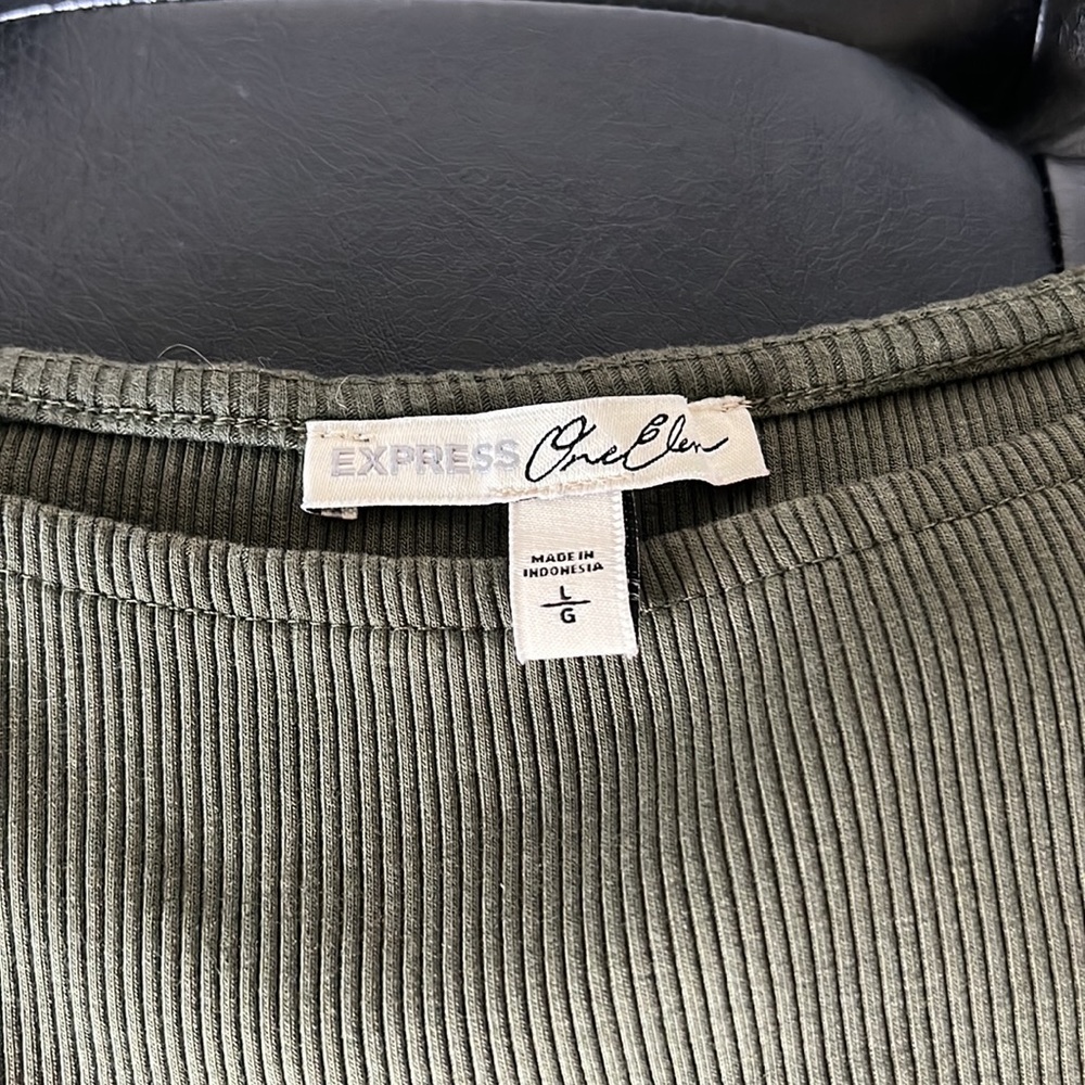 Express Ribbed Top Bundle - Picture 2 of 5